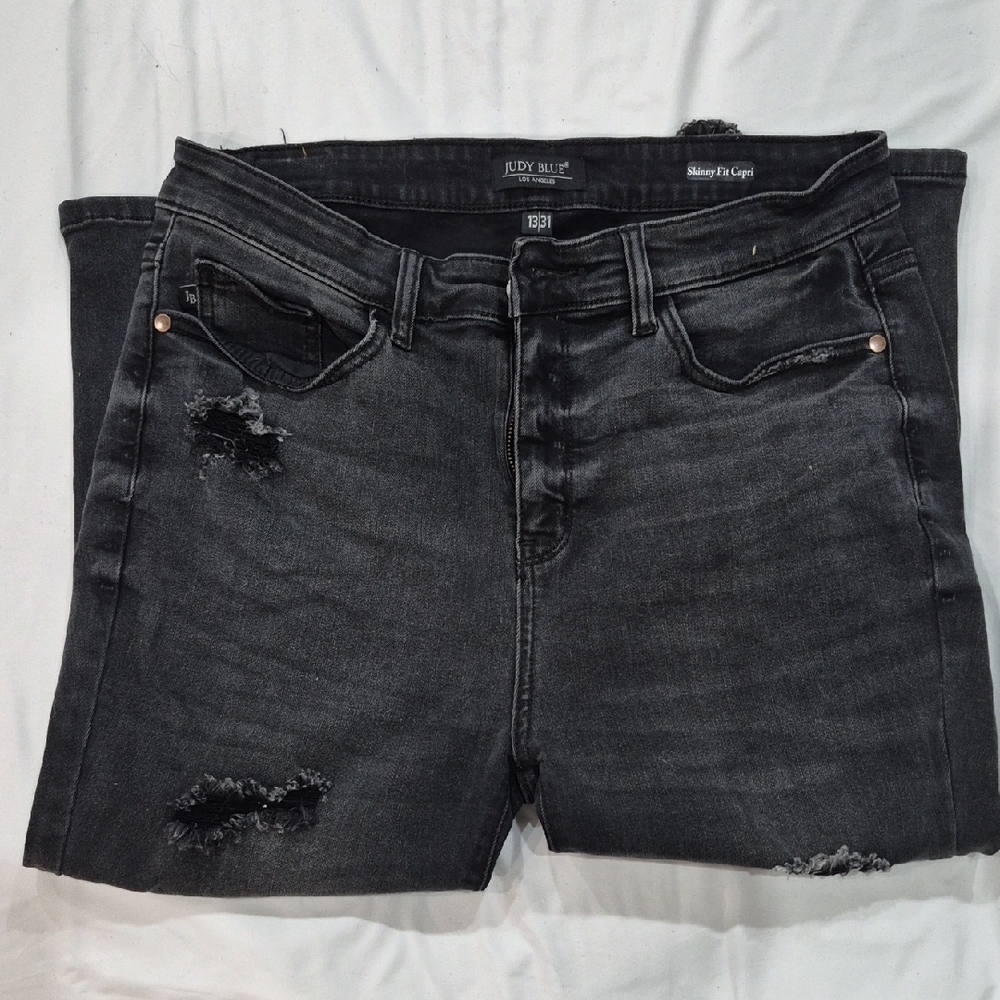 Judy Blue Women's Charcoal Black Skinny Fit Capri  Distressed Jeans Size 12 × 31